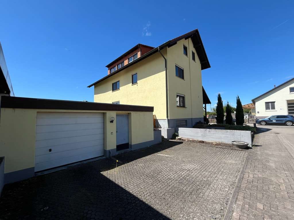 Immobilie in Dettenheim - Schauen Sie Hauptgebäude/größter Teil BJ 91 , 2 Familienhaus mit Doppelgarage/2 Carports/Grillhütte - Bild 2