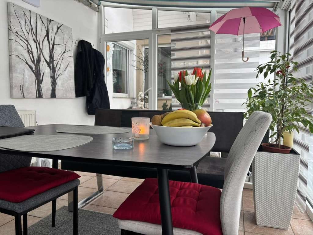 Immobilie in Winzer - Markt Winzer: Mod. Einfamilienhaus m. beheiztem Wintergarten u. kleinem Grundstück in ruhiger Lage! - Bild 0