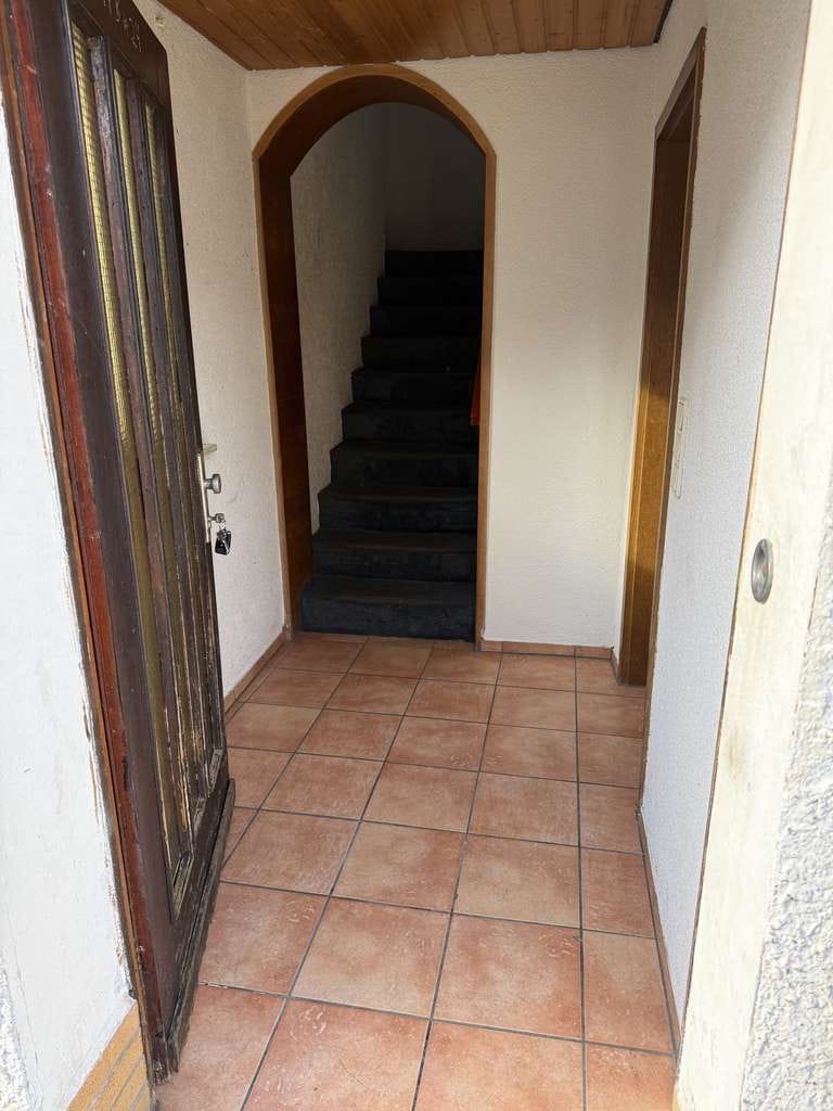 Immobilie in Esthal - Einfamilienhaus mit Garten und Garage  - Bild 2