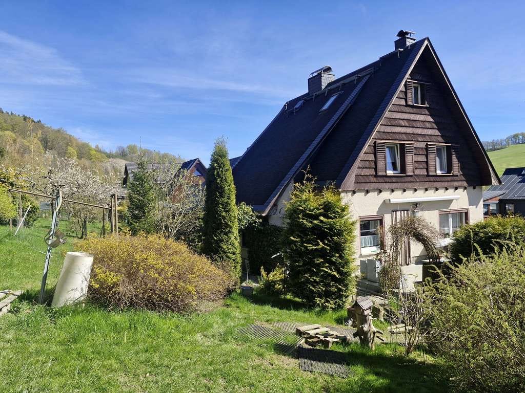 Immobilie in Breitenbrunn/Erzgebirge - Wohnen, wo andere Urlaub machen – charmantes Haus in Rittersgrün! - Bild 1