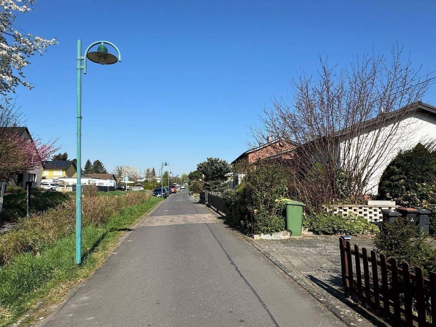 Immobilie in Niederkassel - ROHBAUPREIS! Solider Bungalow mit Pfiff, insges. 200 m² Wohnfläche + ca. 50m² KG! - Bild 2