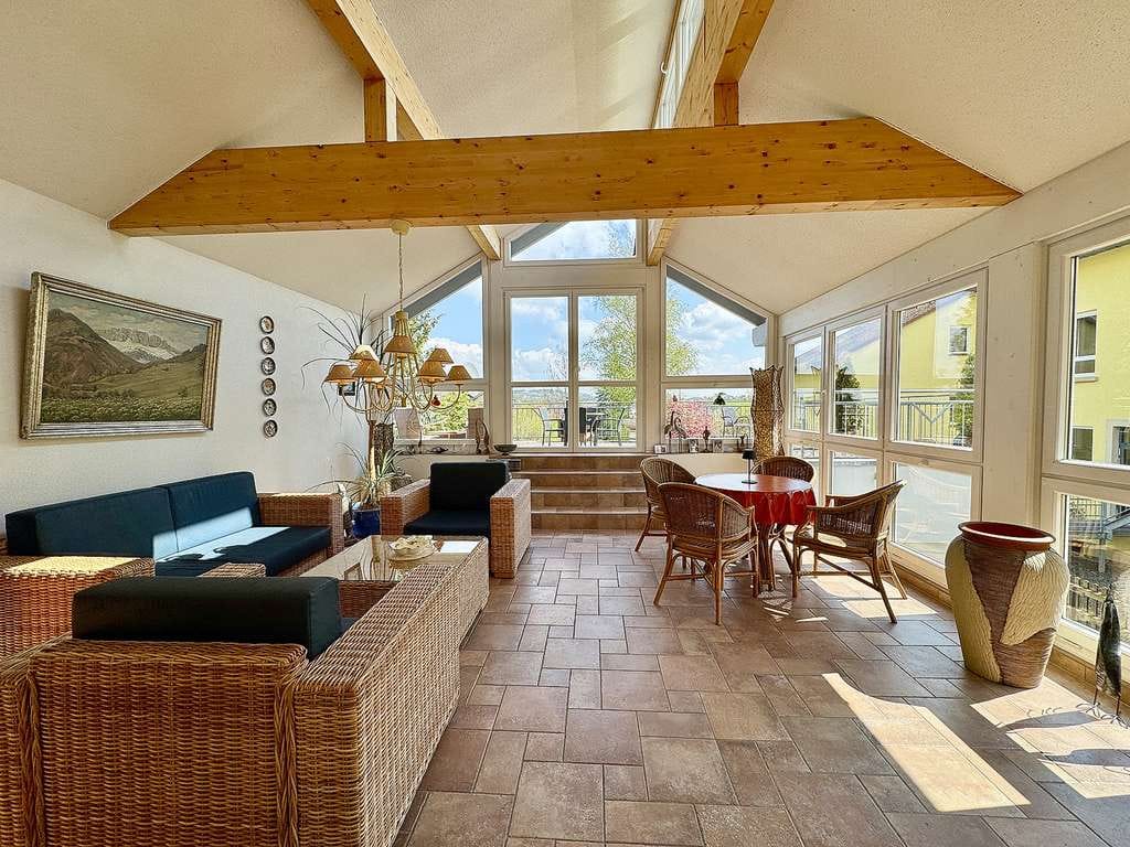 Immobilie in Michelau in Oberfranken - Traumhaftes Wohnhaus mit Wintergarten, XXL-Terrasse und Garten in Michelau OT - Bild 1