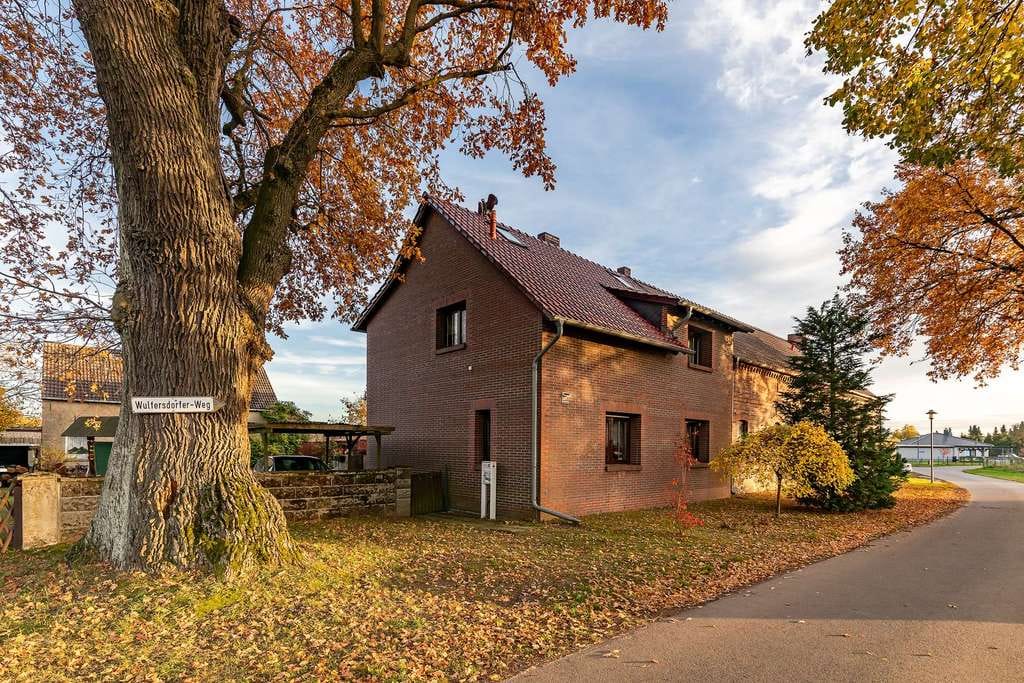 Immobilie in Tauche - Vielseitiges Anwesen mit Einfamilienhaus, Veranstaltungsgebäuden & großem Grundstück in Tauche! - Bild 3