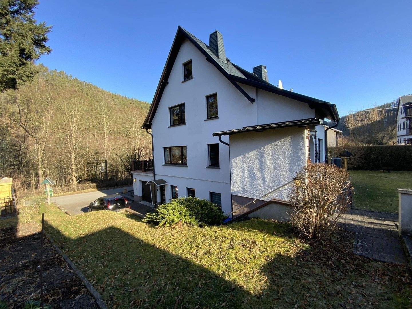 Immobilie in Sitzendorf - Großzügige Doppelhaushälfte mit Einliegerwohnung - Bild 2