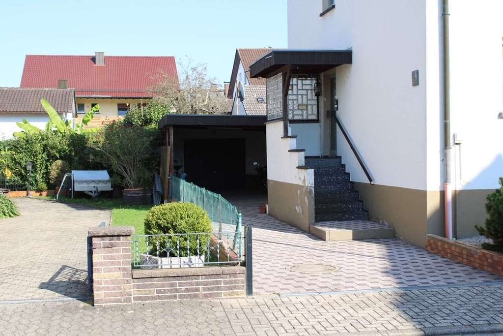 Immobilie in Au am Rhein - MFH,als ZFH genutzt, mit genehmigter Ausbauoption für DG(ca.63m²) - Bild 1