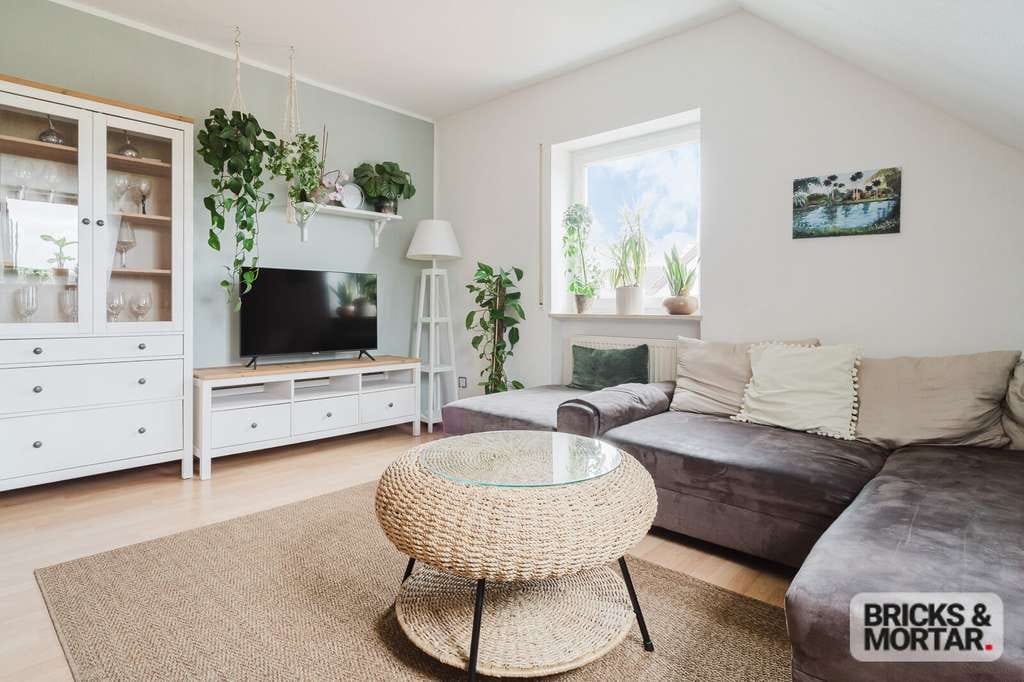 Immobilie in Regenstauf - Attraktive 3-Zimmer-Wohnung mit Garten in ruhiger Lage von Diesenbach - Bild 0