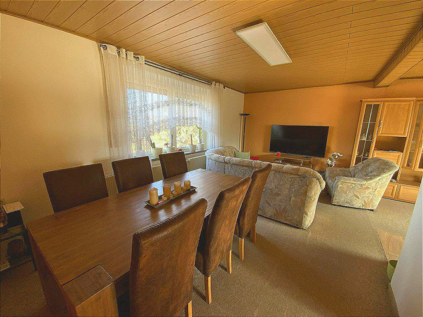 Immobilie in Kyffhäuserland - Hachelbich - Charmantes Wohnhaus mit pflegeleichtem Grundstück und Fernblick - Bild 2