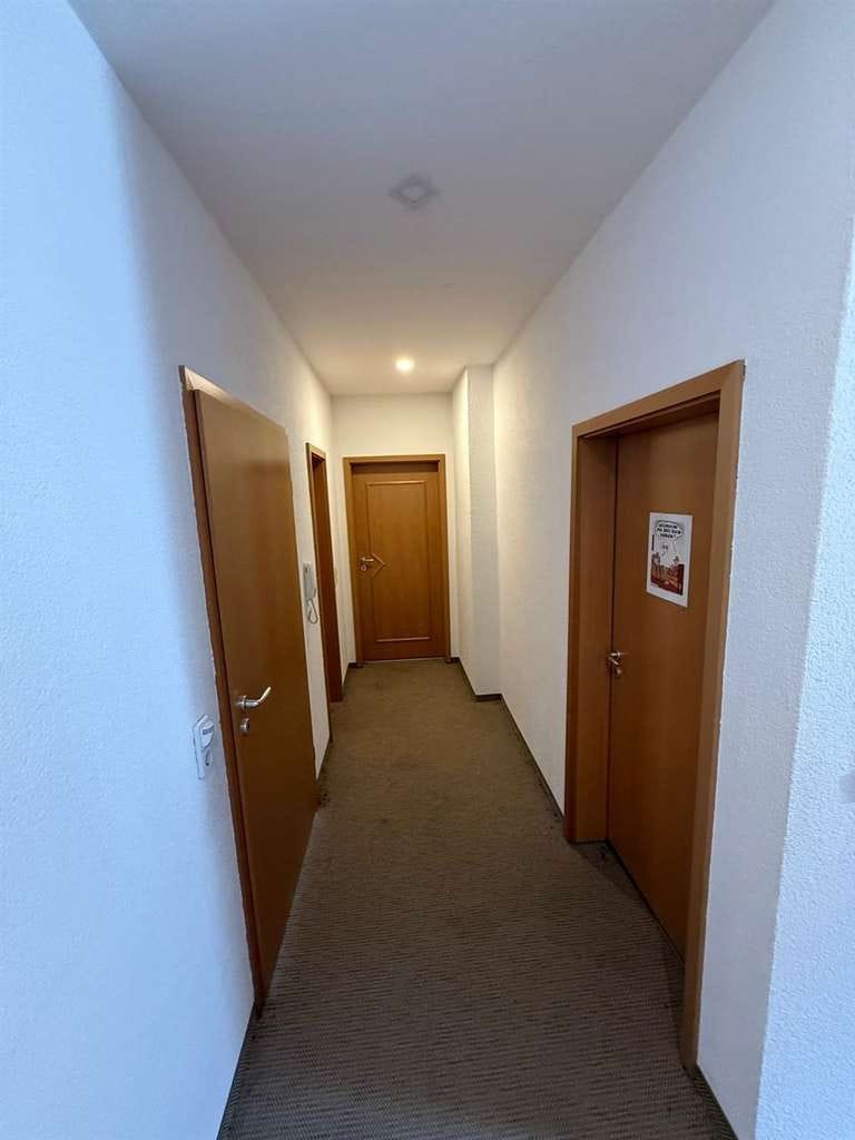 Immobilie in Lichtenstein/Sachsen - Großzügiges 9-Zimmer EFH mit wunderschönem Garten, Kamin und Einliegerwohnung - Bild 2