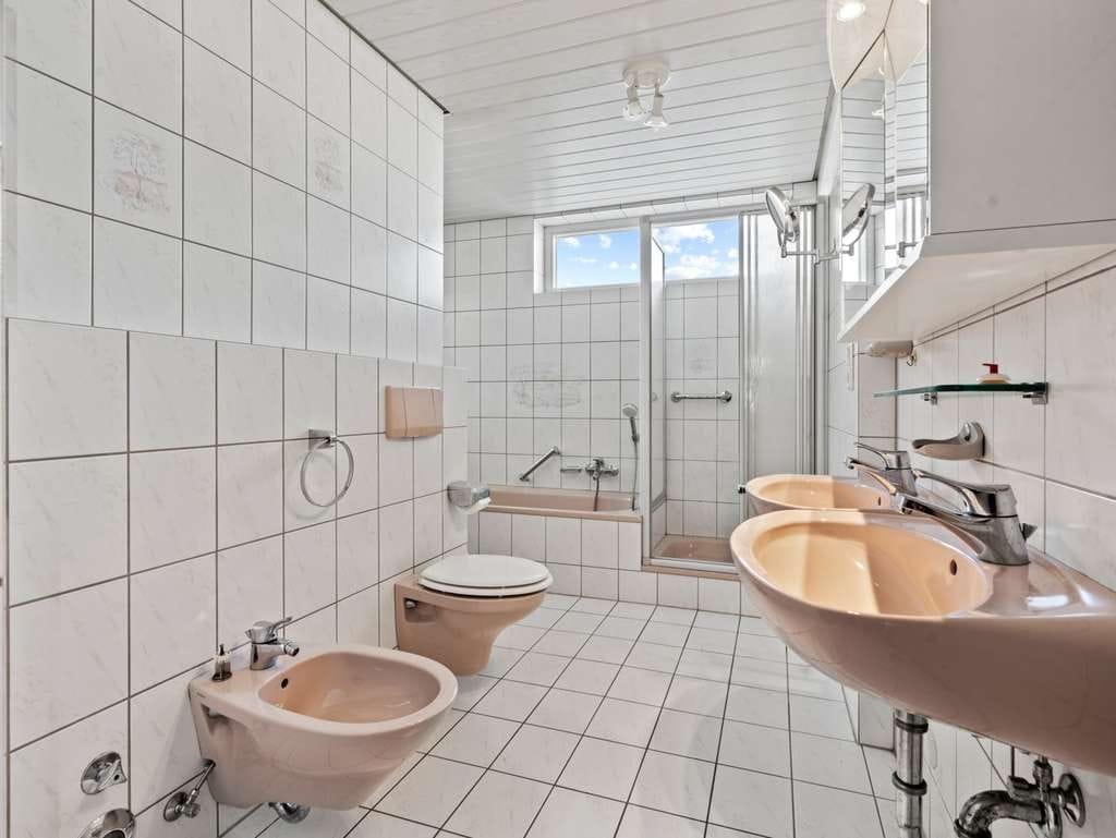 Immobilie in Uhldingen-Mühlhofen - 2. Reihe zum See - großzügiges Dreifamilienhaus in ruhiger Lage - Bild 3