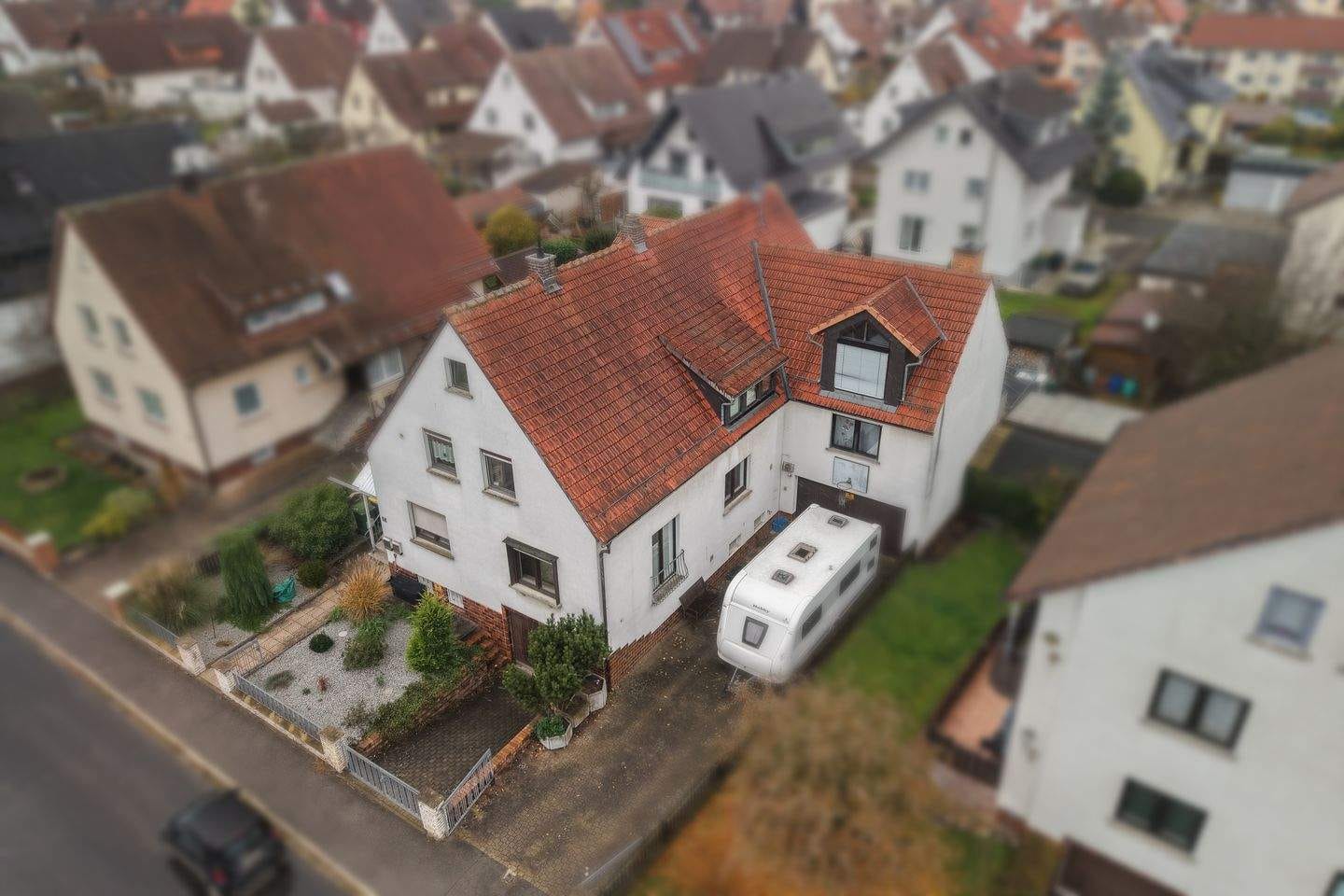 Immobilie in Sonnefeld - Großzügiges Wohnhaus mit Einliegerwohnung und vielseitigem Nutzungspotenzial in ruhiger Lage von Sonnefeld! - Bild 2