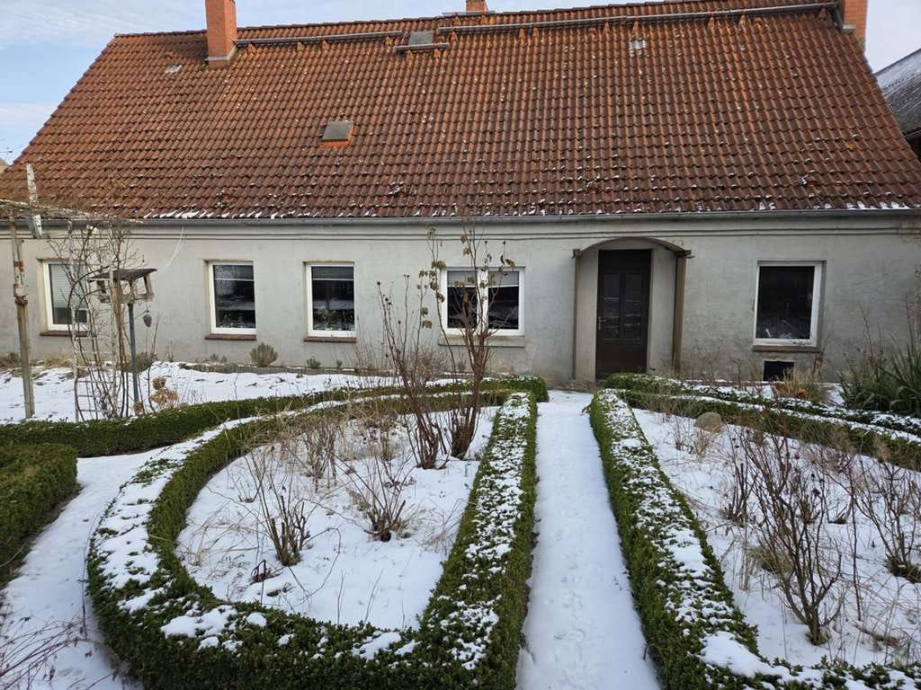Immobilie in Spantekow - Dreiseitenhof und viel Grundstück - Bild 1