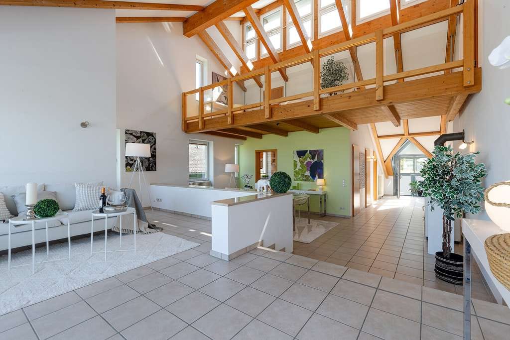 Immobilie in Budenheim - Großzügiges Mehrfamilienhaus in Bestlage - mit viel Potenzial, ELW, großem Garten und Schwimmbad - Bild 0
