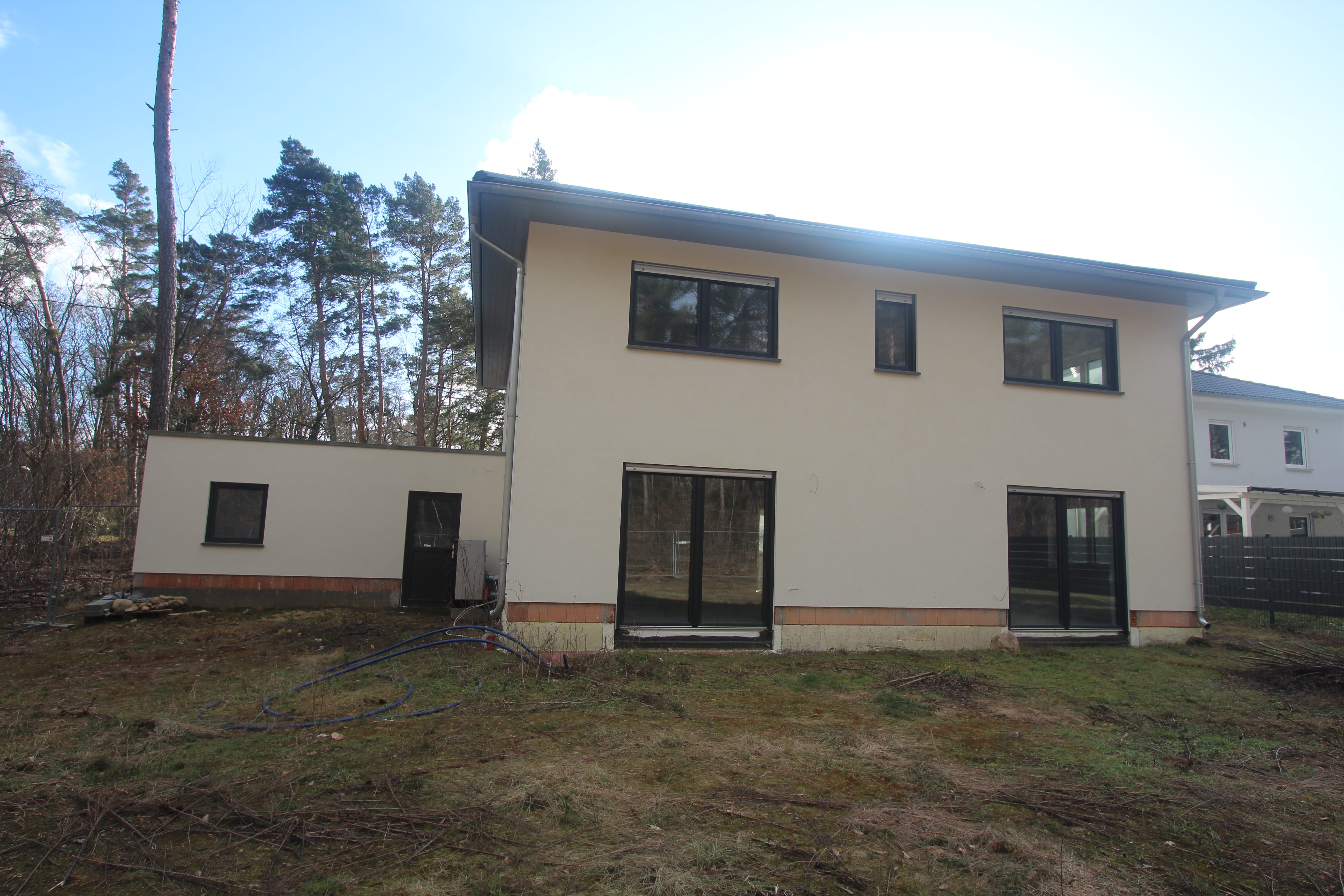 Immobilie in Michendorf - Stadtvilla zum Ausbauen - Bild 1