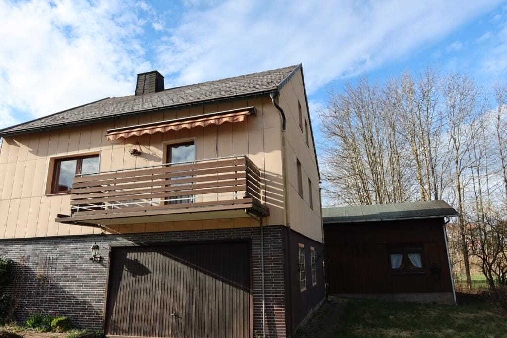 Immobilie in Zell im Fichtelgebirge - Frühlingsangebot 2 Häuser im Naturpark Fichtelgebirge  für Projektentwickler oder Handwerker zum Herrichten - Bild 1