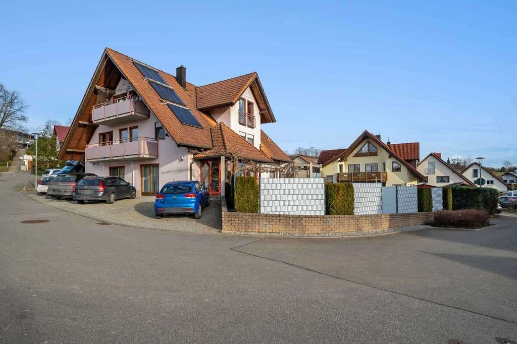 Immobilie in Salem - Attraktives 3-Familienhaus (Mehrgenerationenhaus) mit großer Hauptwohnung in ruhiger Lage von Beuren - Bild 4