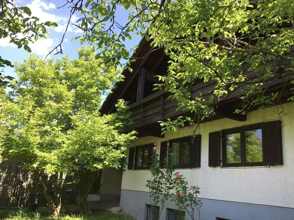 Immobilie in Grafrath - Provisionsfrei! Großes Einfamilienhaus zur Eigennutzung mit Vermietungspotential nahe Ammersee - Bild 0