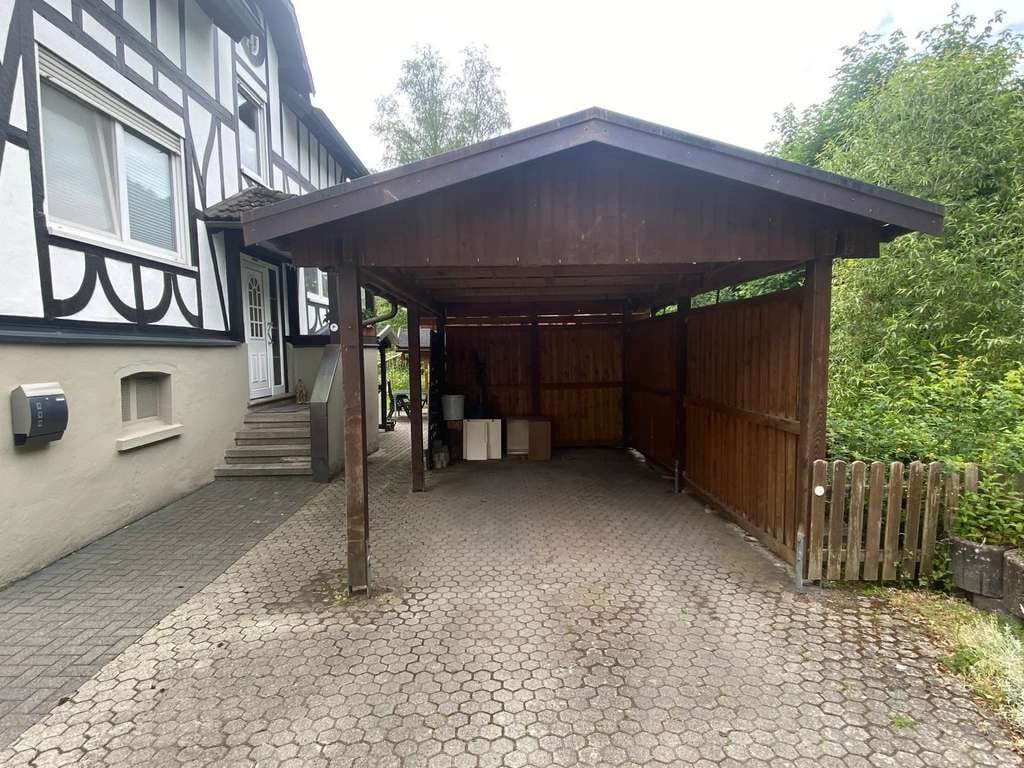 Immobilie in Kirchhundem - Freistehendes Einfamilienhaus mit großem Grundstück in Kirchhundem, Preis VB! - Bild 1