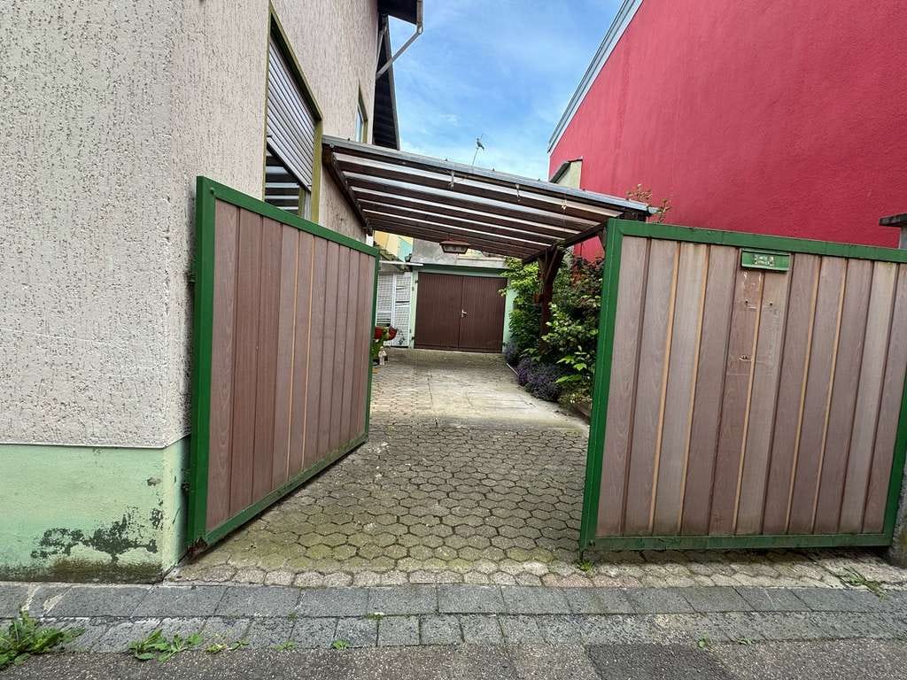 Immobilie in Neuwied - Einfamilienhaus mit Innenhof und Garage in Heimbach - Bild 4