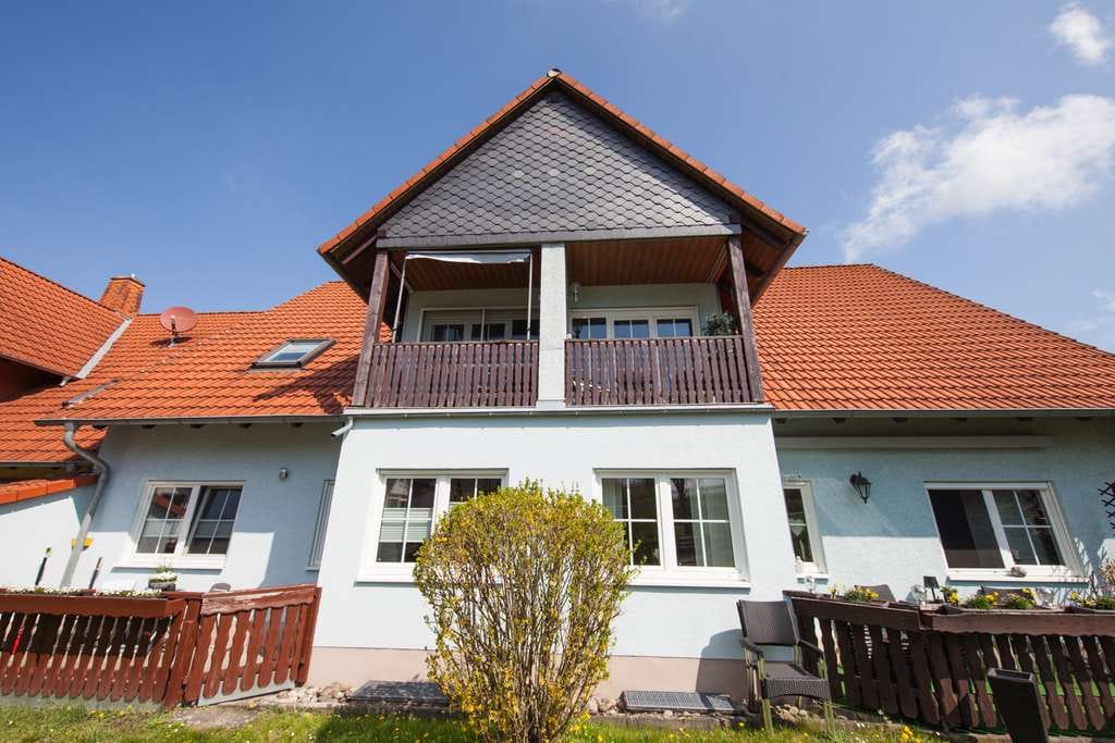 Immobilie in Hildburghausen - Preisgünstig, gut vermietet, und umfassend renoviert! 2-Zimmer ETW in sonniger, ruhiger Ortsrandlage - Bild 2