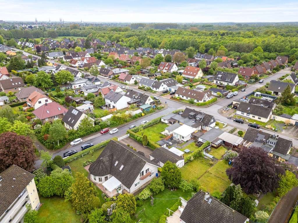 Immobilie in Lübeck - Ein Zuhause mit Perspektive - Doppelhaushälfte mit Entwicklungspotenzial in Lübeck-St. Jürgen - Bild 2
