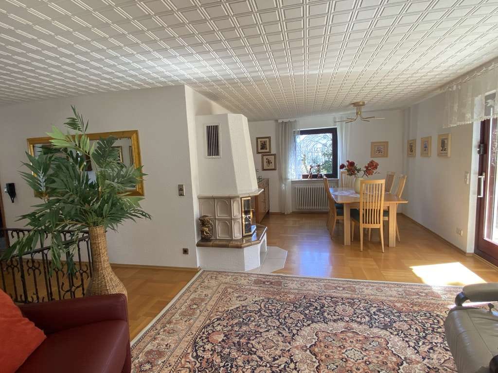Immobilie in Korntal-Münchingen - Attraktives Zweifamilienhaus  in ruhiger, zentrumsnaher Lage - Bild 3