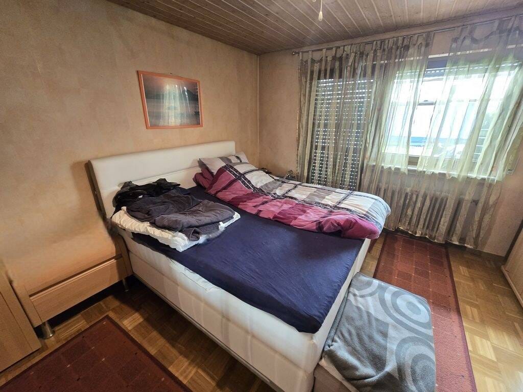 Immobilie in Gschwend - Gepflegtes Zweifamilienhaus auf großem Grundstück mit zwei Garagen - Bild 4