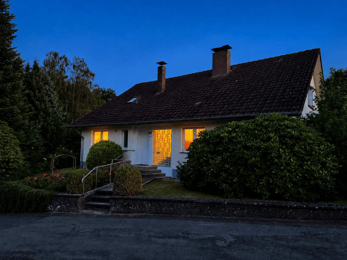 Immobilie in Dörentrup - Ruhig wohnen & Natur genießen - Einfamilienhaus mit idyllischer Gartenoase - Bild 3