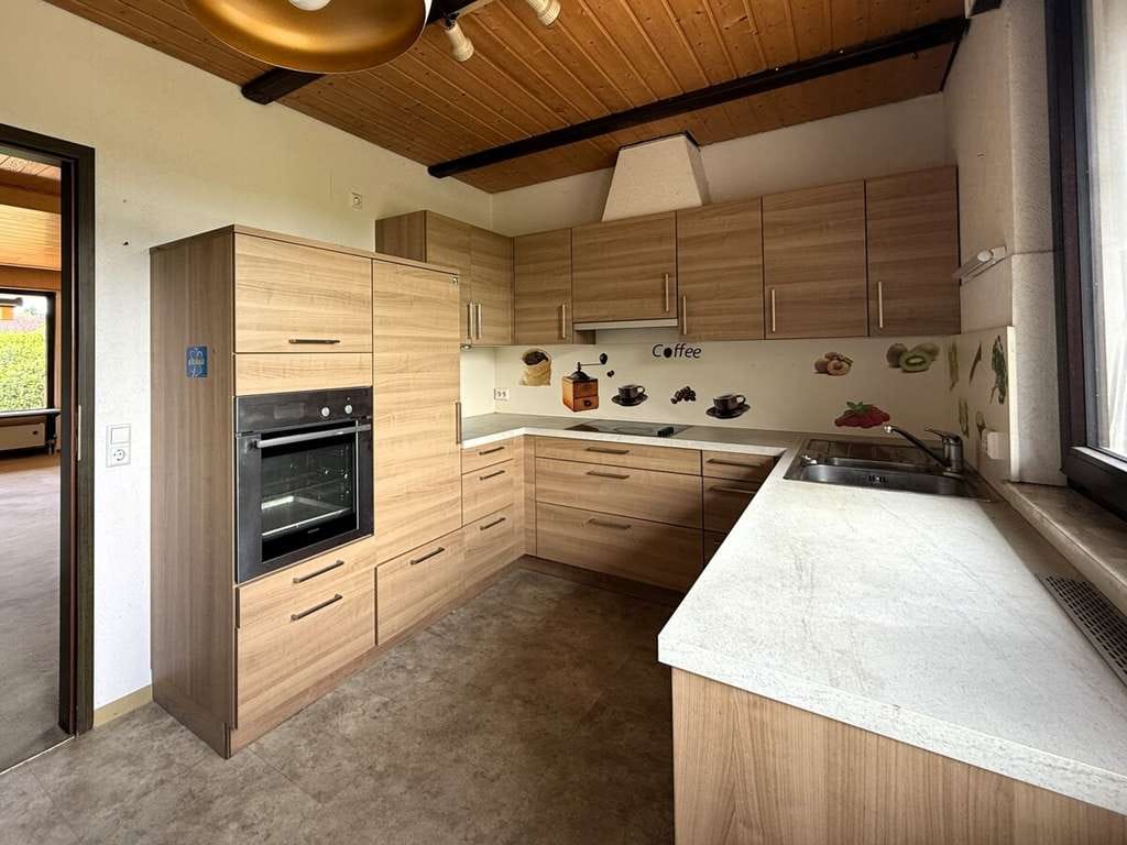 Immobilie in Dettenheim - Traumlage! EFH mit gr. Terrasse, überdachtem Balkon, 2 Bädern, Keller, Garage und schönem Garten - Bild 4