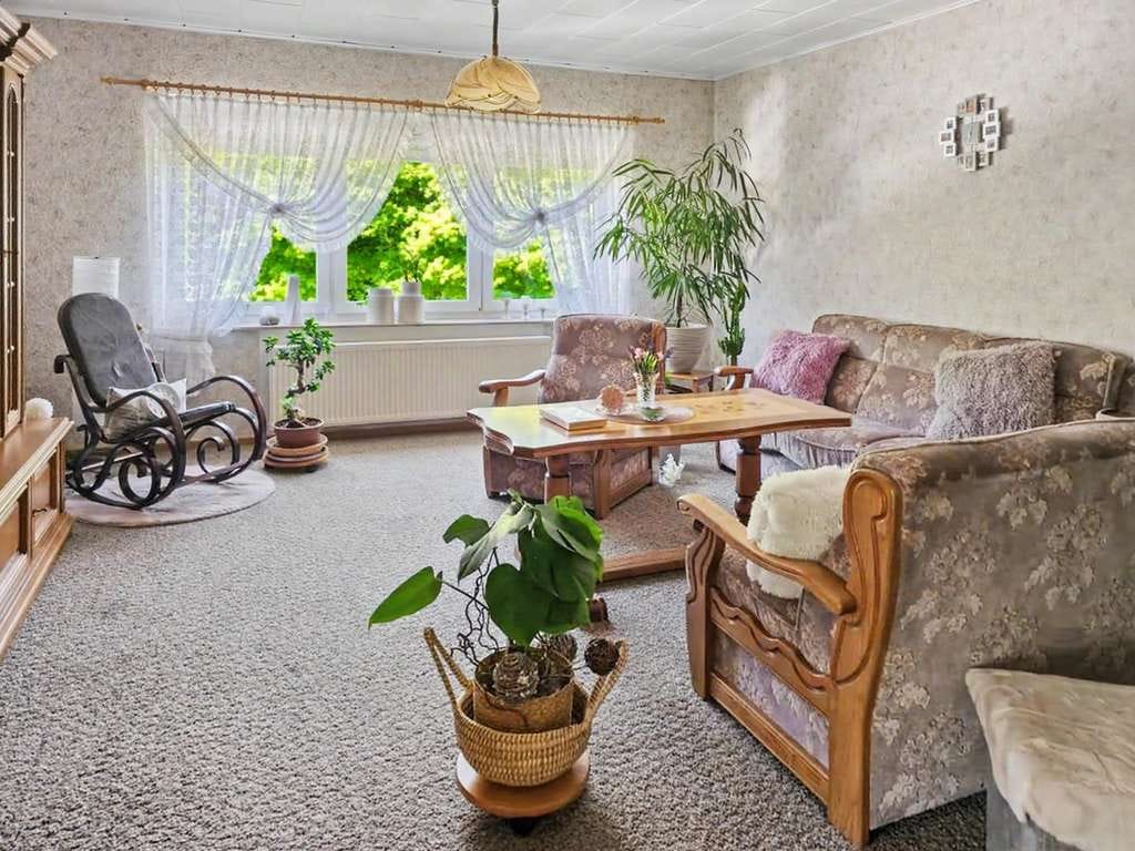 Immobilie in Bad Langensalza - Schönes Einfamilienhaus mit Einliegerwohnung und Garagen in ruhiger Lage von Bad Langensalza - Bild 3