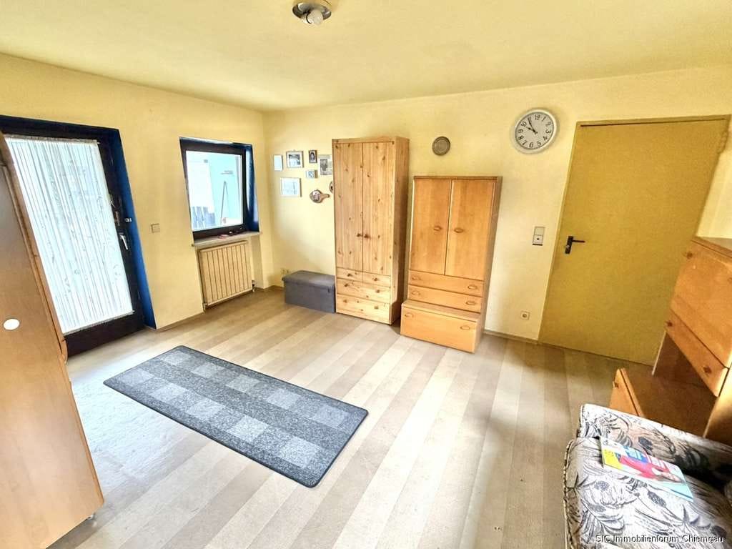 Immobilie in Altenmarkt an der Alz - Gelegenheit! Renovierungsbedürftiges Einfamilienhaus in ausgesprochen ruhiger Wohnlage von Altenmark - Bild 4
