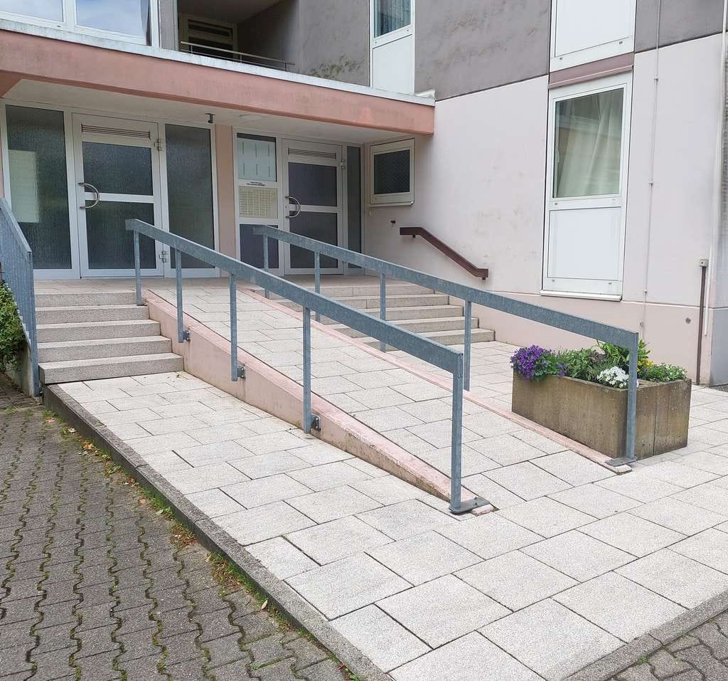 Immobilie in Schorndorf - * Bequem Wohnen mit Service u. Aufzug!* - Bild 1