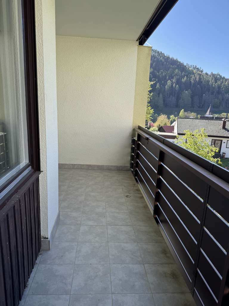 Immobilie in Enzklösterle - Helle 2-Zimmer-Wohnung mit sonnigem Südbalkon, traumhaftem Ausblick und Tiefgaragenstellplatz! - Bild 0