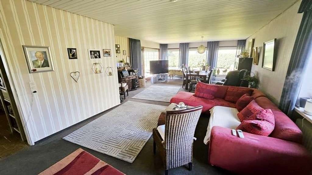 Immobilie in Hambergen - immo-schramm.de: Gepflegtes großzügiges Wohnhaus - Bild 3