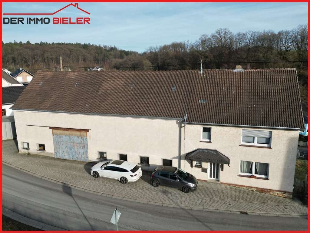 Immobilie in Hemmelzen - Groß, gepflegt, teilsaniert - Haus mit Stallungen und Hof in Hemmelzen bei Altenkirchen zu verkaufen - Bild 1