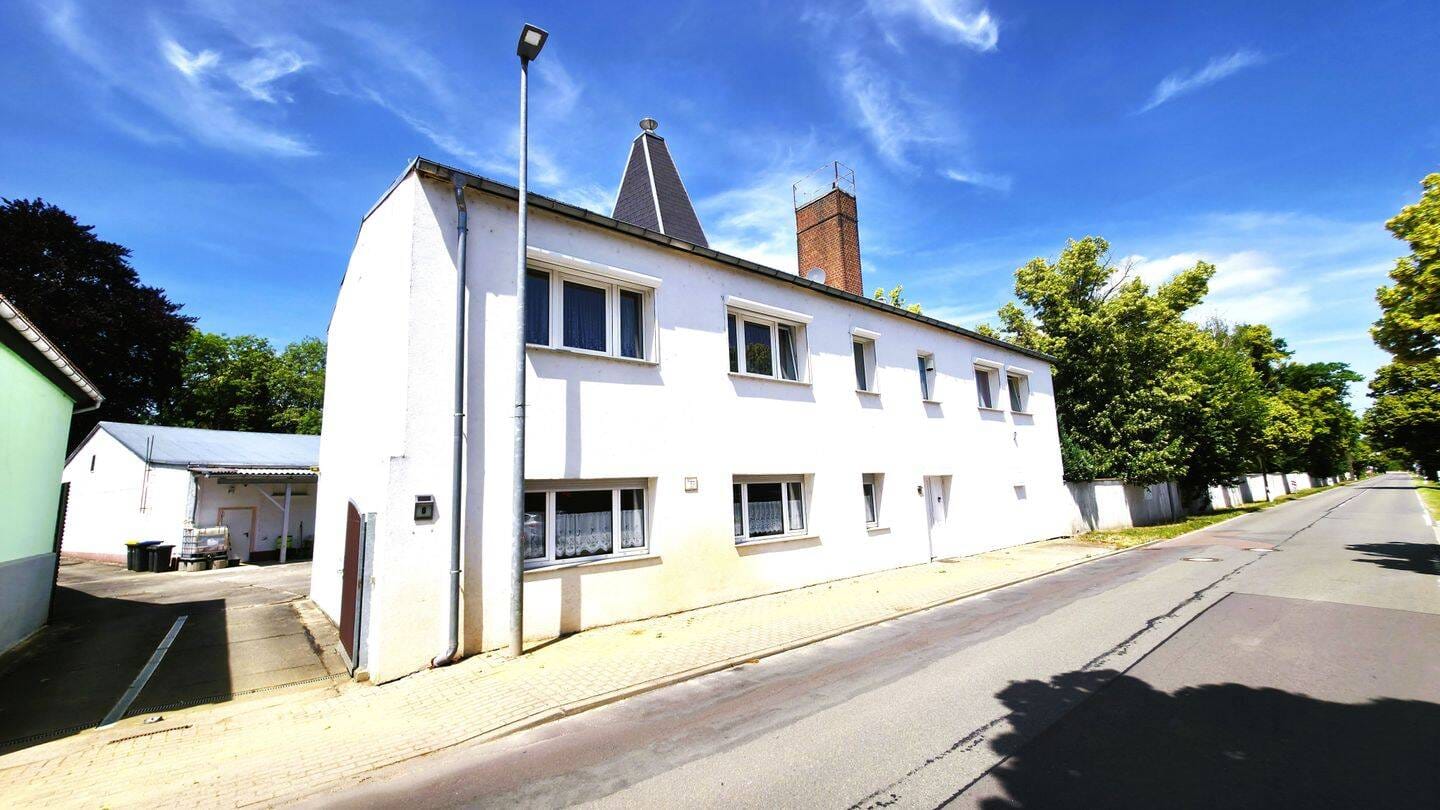 Immobilie in Güsten - Mehrgenerationenhaus mit großem Grundstück und Halle - Bild 0