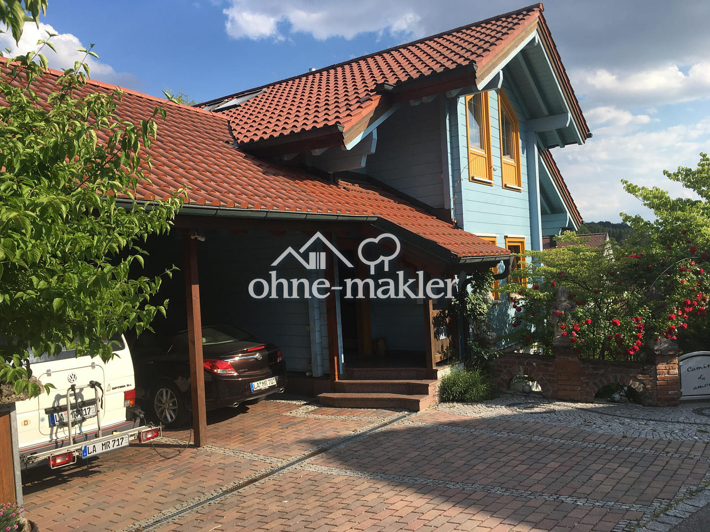 Immobilie in Adlkofen - Am Waldrand gelegenes Einfamilienhaus mit ELW und parkähnlichem Garten - Bild 0