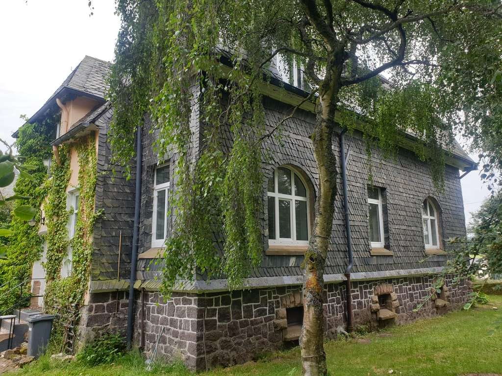 Immobilie in Berschweiler bei Baumholder - Einfamilienhaus mit 7 Zimmern und Garage in Berschweiler bei Baumholder - Bild 0