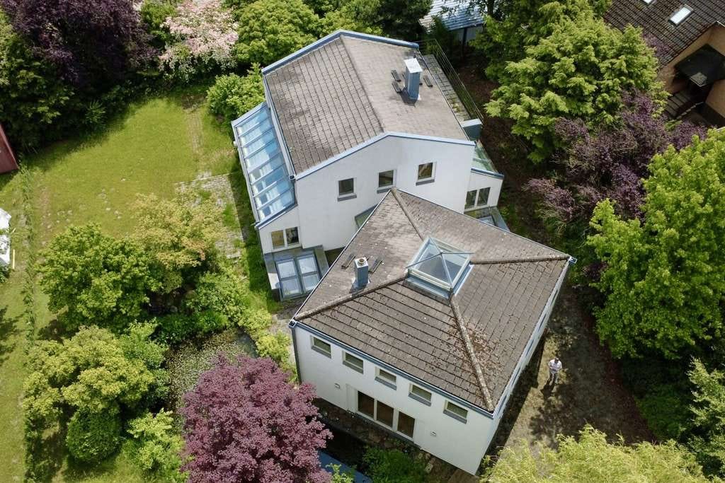 Immobilie in Buchholz in der Nordheide - Exklusive Villa mit parkähnlichem Grundstück und außergewöhnlichem Entwicklungspotenzial - Bild 0