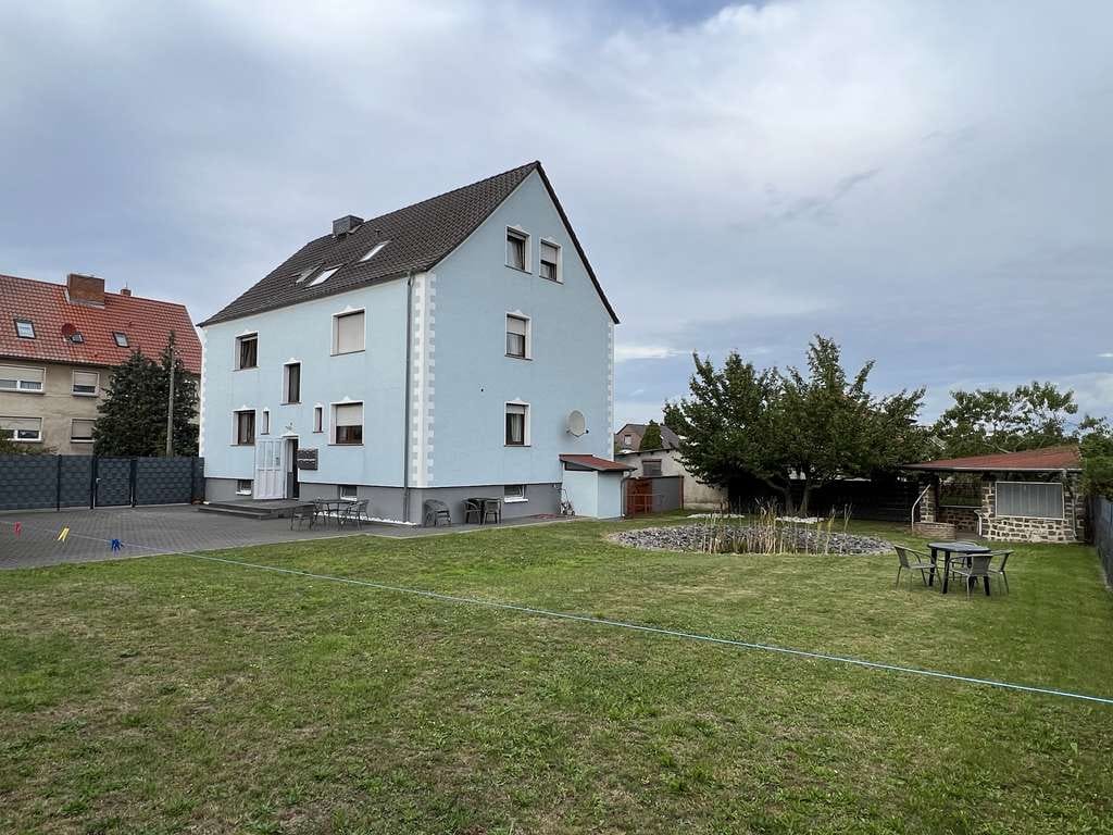 Immobilie in Haldensleben - Mehrfamilienhaus/Nebengelass/Garagenkomplex-derzeit als Gästehaus genutzt - Bild 0