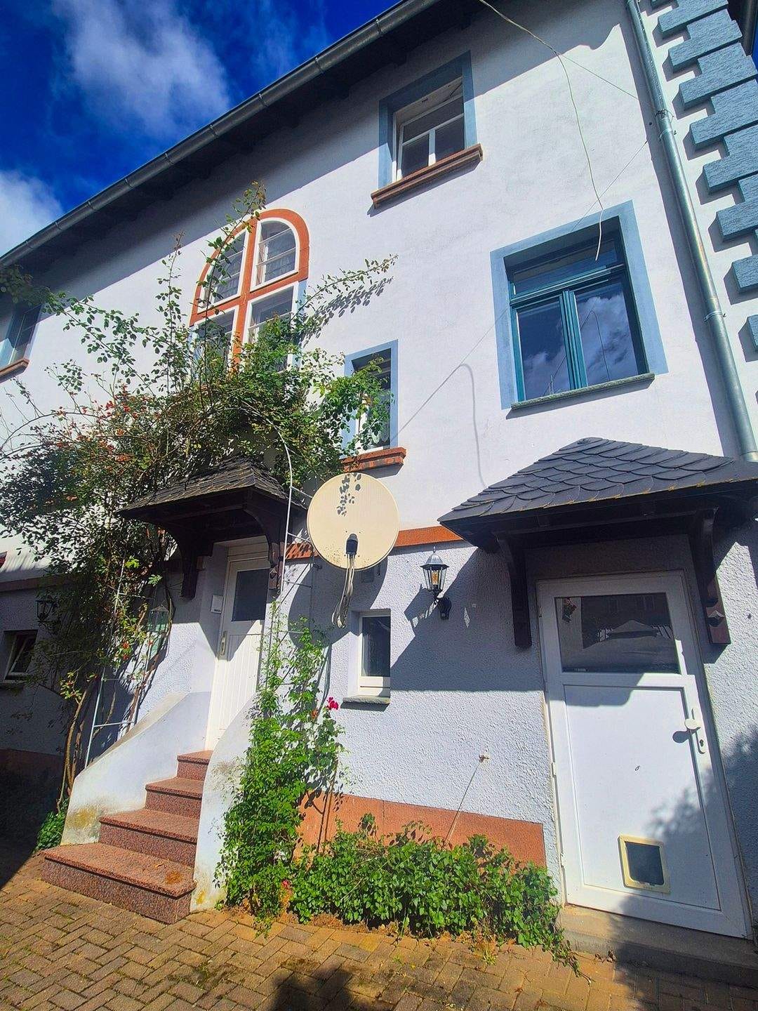 Immobilie in Waldheim - historische Villa - vollständig Saniert in idyllischer Lage mit kleinem Wald und vermieteter Wohneinheit  - Bild 1