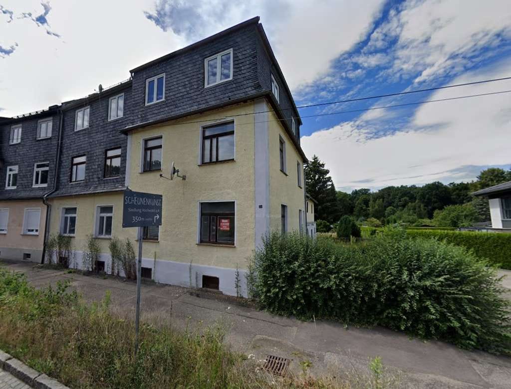 Immobilie in Wilkau-Haßlau - Teilsaniertes Mehrfamilienhaus in Nähe Zwickau zu Verkaufen - Bild 0