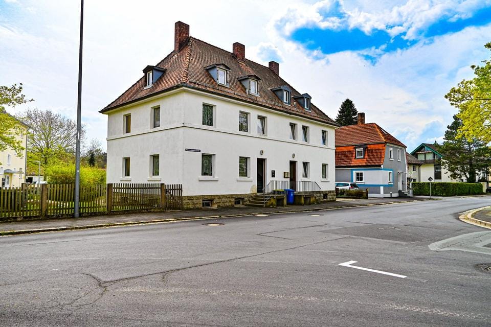 Immobilie in Warmensteinach - 8,6% Rendite! 5 – Parteienhaus mit enormem Potenzial in zentraler Lage von Weidenberg - Bild 0