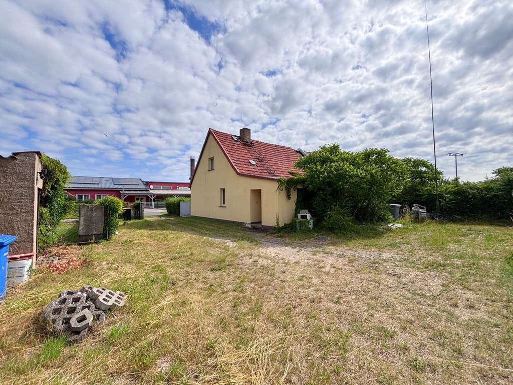Immobilie in Aland - Viel Grundstück für Ihre Ideen – Doppelhaushälfte mit Entwicklungspotenzial - Bild 2