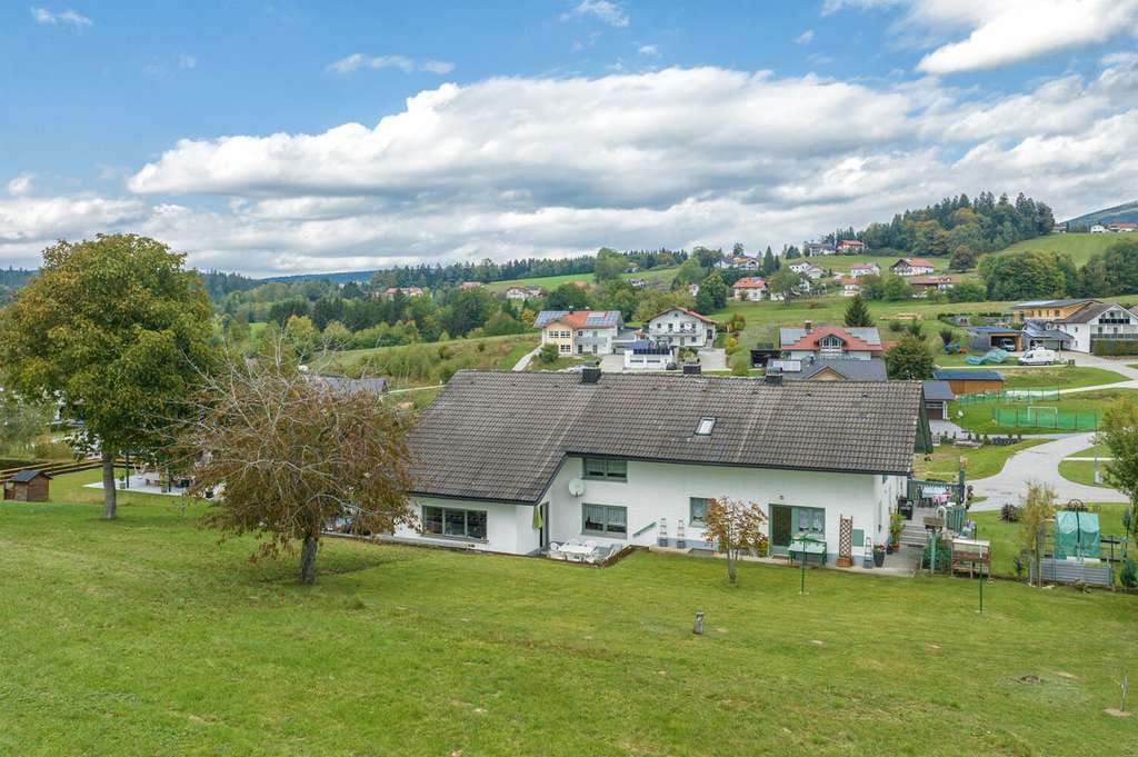 Immobilie in Neureichenau - Teilweise vermietetes Zweifamilienhaus in ruhiger Lage - Bild 4