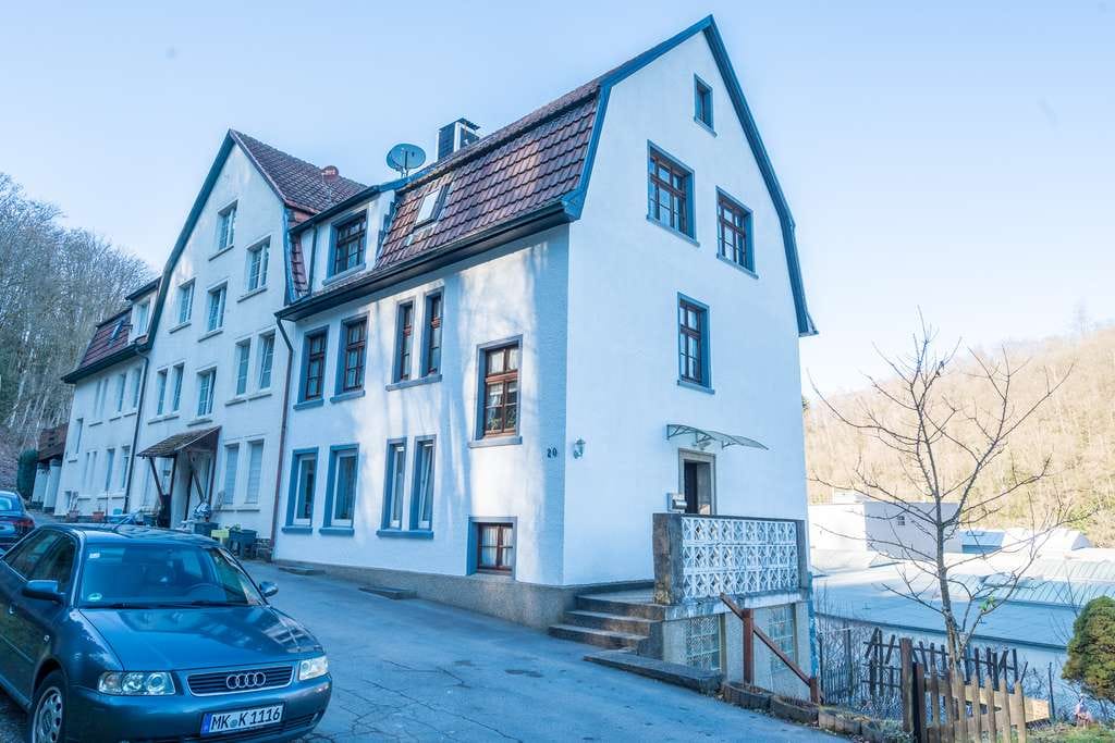Immobilie in Altena - Vielseitiges 2-3 Familienhaus mit Wohlfühlcharakter - Bild 0