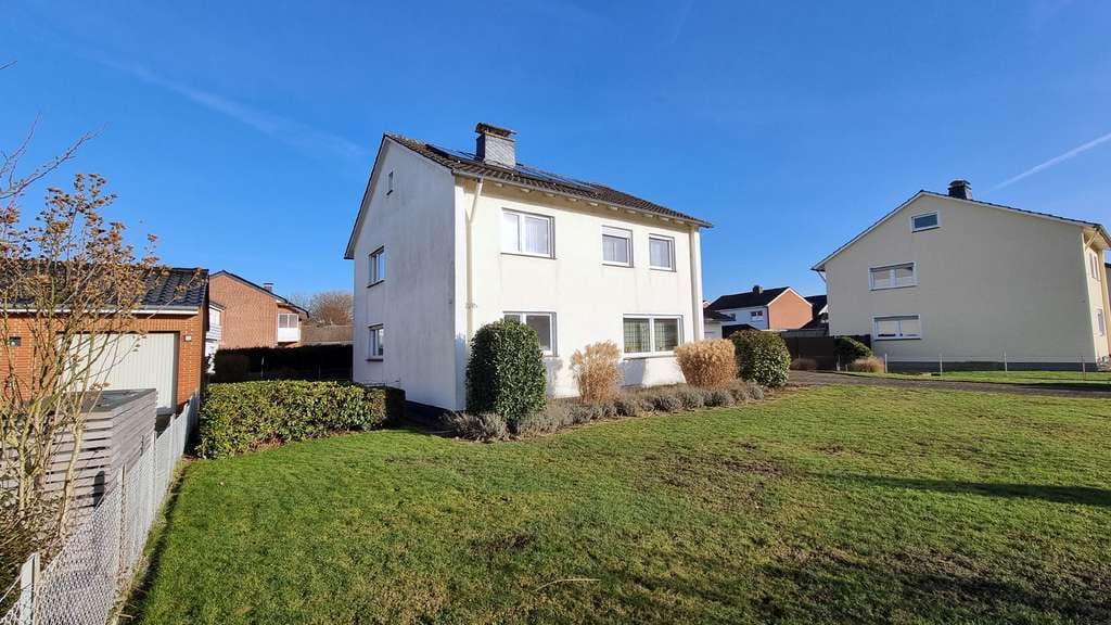 Immobilie in Verl - Solides Ein-/Zweifamilienhaus in ruhiger Lage von Verl-Sürenheide! - Bild 4