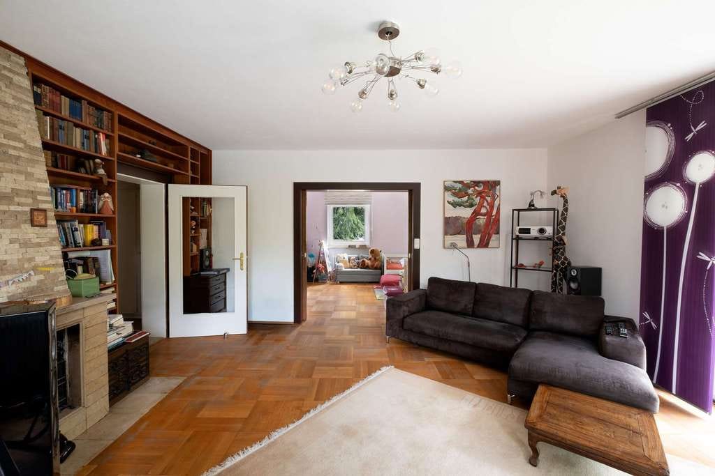 Immobilie in Grünwald - Eine Villa mit Geschichte und Zukunft auf 1.035 m² Eckgrundstück in Grünwald - Bild 3