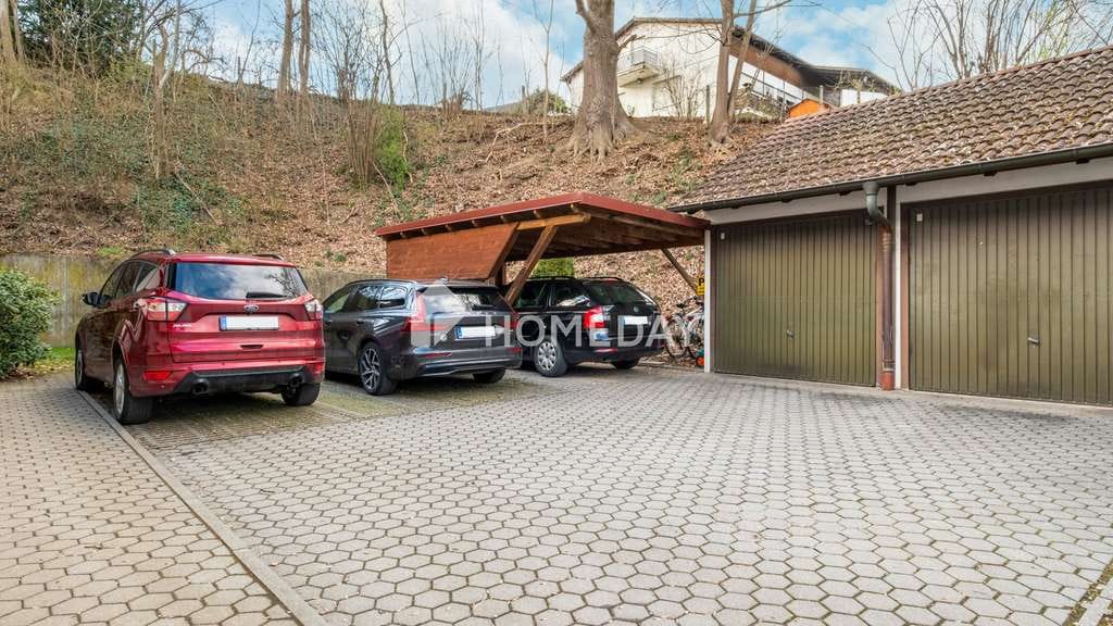 Immobilie in Dasing - Großzügige 4-Zimmer-Wohnung mit Garage und Carport und grüner Aussicht - Bild 2