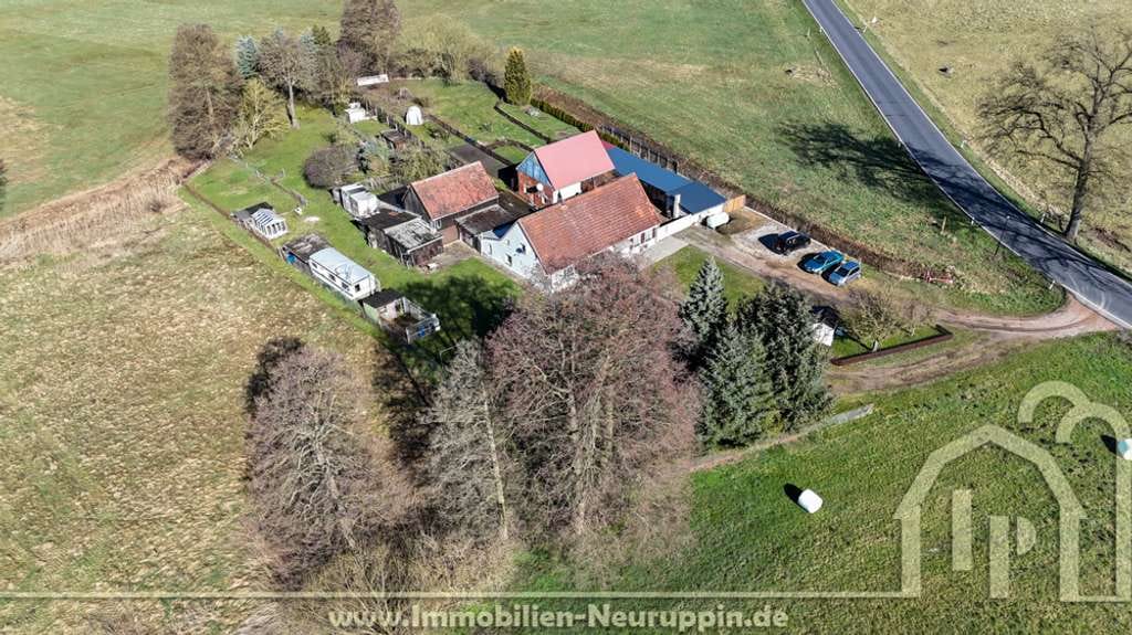 Immobilie in Wittstock/Dosse - Dorfrandlage mit freien Blick in die Natur, kleine Doppelhaushälfte auf über 2000m² Grundstück - Bild 1