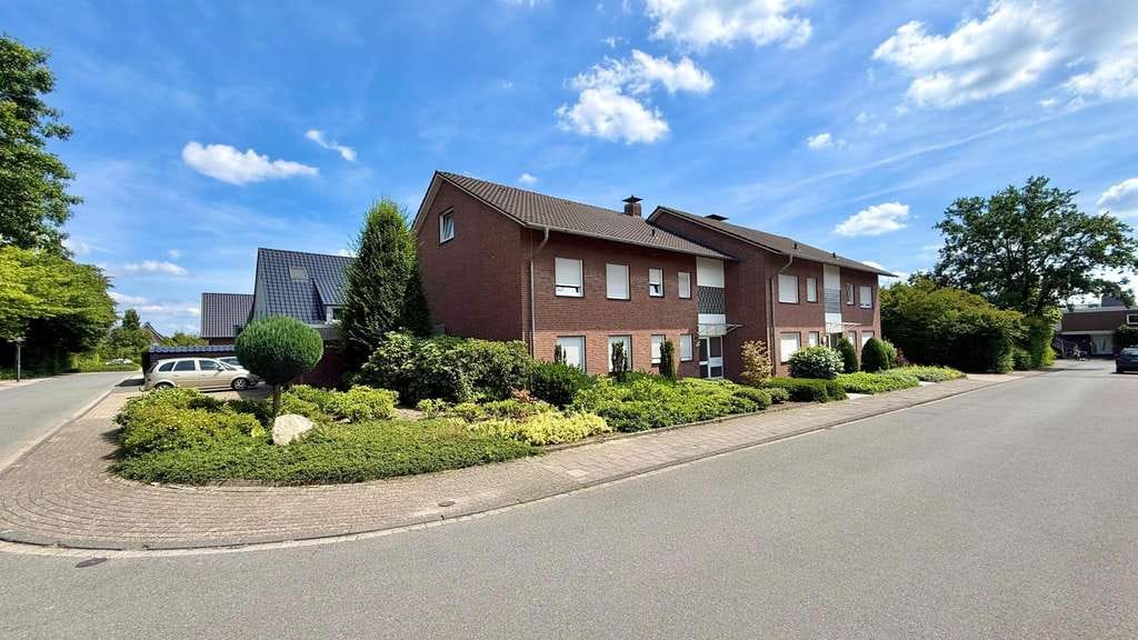 Immobilie in Südlohn - Mehrfamilienhaus mit sechs Wohneinheiten und fünf Garagen in Südlohn
 - Bild 0